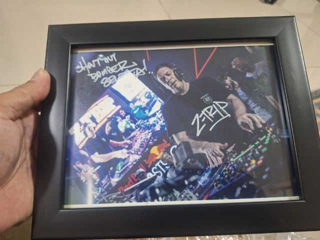 รูปภาพพร้อมลายเซ็น รูปที่ 7