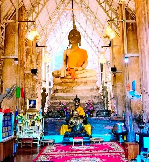 หลวงพ่อโต หลวงพ่อยิ้ม วัดโพธิ์ประทับช้าง  รูปที่ 2