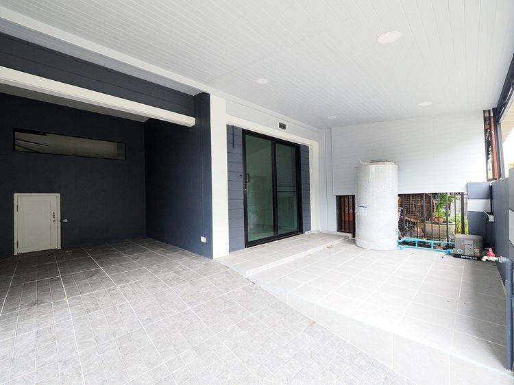 มีบางส่วน  ขายราคาต่ำกว่าทุน ทาวน์เฮ้าส์ 2 ชั้น รีโนเวทใหม่ทั้งหลัง ม.พฤกษา 54 เฟส 2  คลองถนน–บางบัวทอง รูปที่ 3