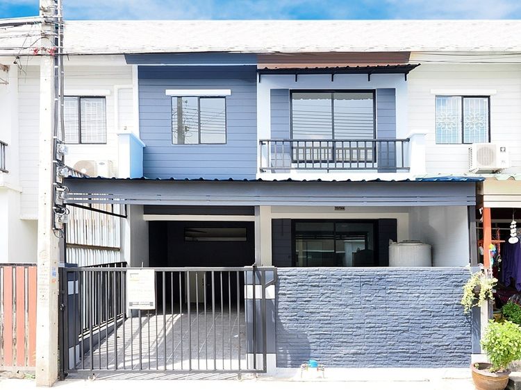  ขายราคาต่ำกว่าทุน ทาวน์เฮ้าส์ 2 ชั้น รีโนเวทใหม่ทั้งหลัง ม.พฤกษา 54 เฟส 2  คลองถนน–บางบัวทอง