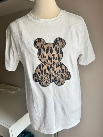 พร้อมส่ง T-Shirt ปักรูปหมีประดับคริสตัลปักสามมิติ อก 97 ซม  รูปที่ 3
