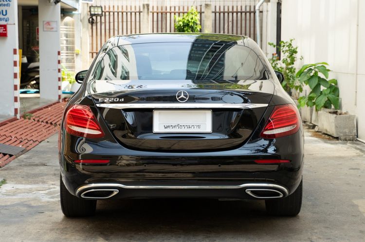 Mercedes-Benz E-Class 2017 E220 Sedan ดีเซล ไม่ติดแก๊ส เกียร์อัตโนมัติ ดำ รูปที่ 4