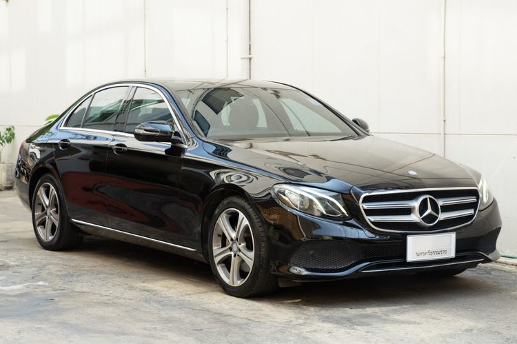รถ Mercedes-Benz E-Class E220 สี ดำ