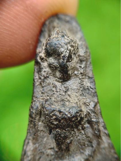 พระผงสุพรรณ หรือ พระสุพรรณยอดโถ กรุวัดพระศรีรัตนมหาธาตุ สุพรรณบุรี เนื้อชินเงินแท้  รูปที่ 2