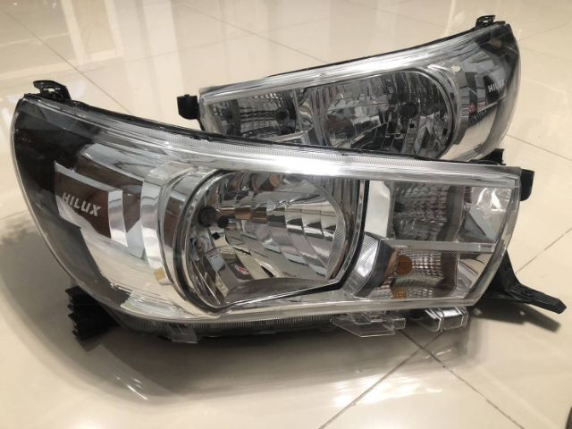 ไฟหน้ารีโว่ แท้ถอดตั้งแต่ศูนย์ รูปที่ 6