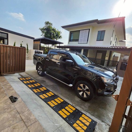 Isuzu D-MAX 2021 1.9 Hi-Lander ZP Pickup ดีเซล เกียร์อัตโนมัติ ดำ รูปที่ 4