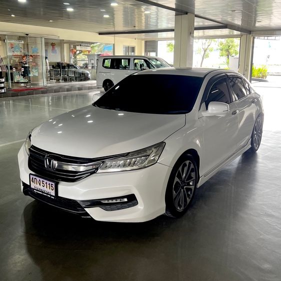 รถ Honda Accord 2.0 EL i-VTEC สี ขาว