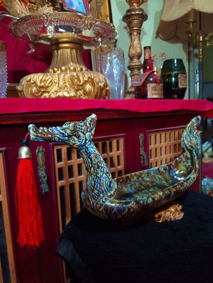 เรือหงส์กระเบื้องเคลือบเบญจรงค์ขนาดใหญ่เก่าโบราณสภาพเยี่ยม รูปที่ 12