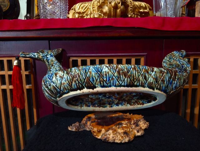 เรือหงส์กระเบื้องเคลือบเบญจรงค์ขนาดใหญ่เก่าโบราณสภาพเยี่ยม รูปที่ 17