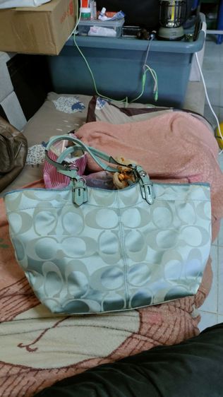 กระเป๋าสะพาย