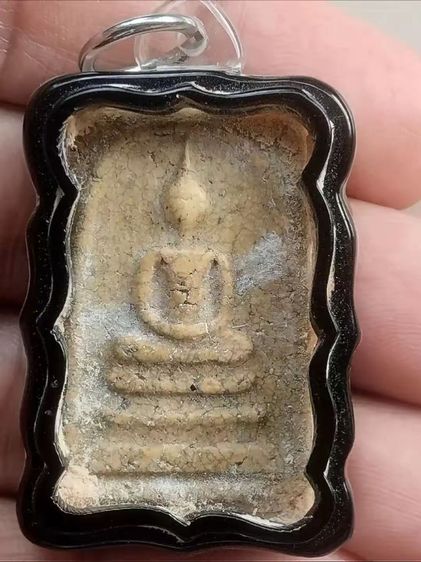 สมเด็จวัดระฆังพิมพ์ใหญ่เลี่ยมวินเทจเปิดหน้าหลังพิจราชมดูครับ