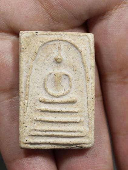 รหัส 451 - พระสมเด็จพิมพ์เส้นด้าย วัดระฆังโฆสิตาราม สภาพสวยสมบูรณ์ มวลสารชัดเจน รับประกันตรงปกตามรูปภาพค่ะ จากหีบโบราณ” โทร 0933253888 รูปที่ 5