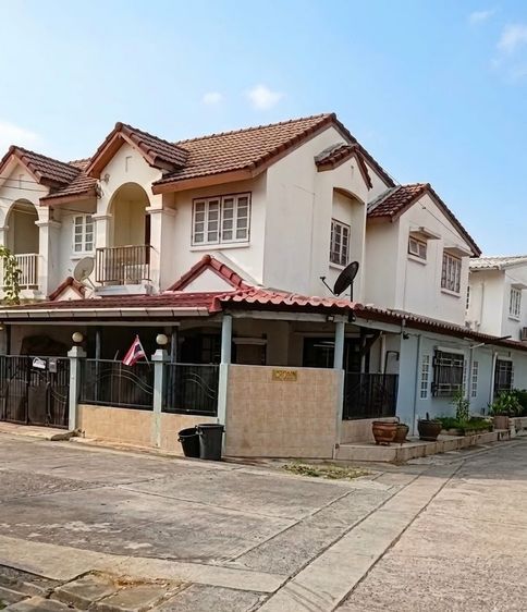 มีบางส่วน ขายทาวน์โฮมหลังมุม ม.รัตนาวลัย ซ.วิภาวดีรังสิต 39 ทำเลดี เดินทางสะดวก ใกล้ฟิวเจอร์พาร์ค รังสิต รูปที่ 2