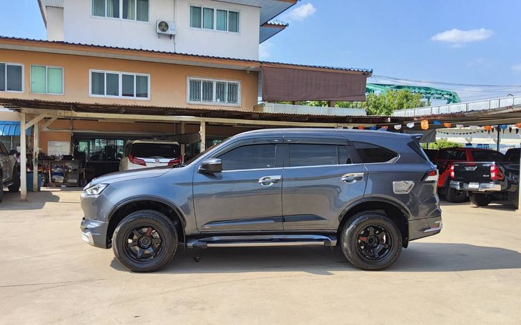 Isuzu MU-X 2022 3.0 Ultimate AT 2WD Utility-car ดีเซล ไม่ติดแก๊ส เกียร์อัตโนมัติ เทา รูปที่ 4