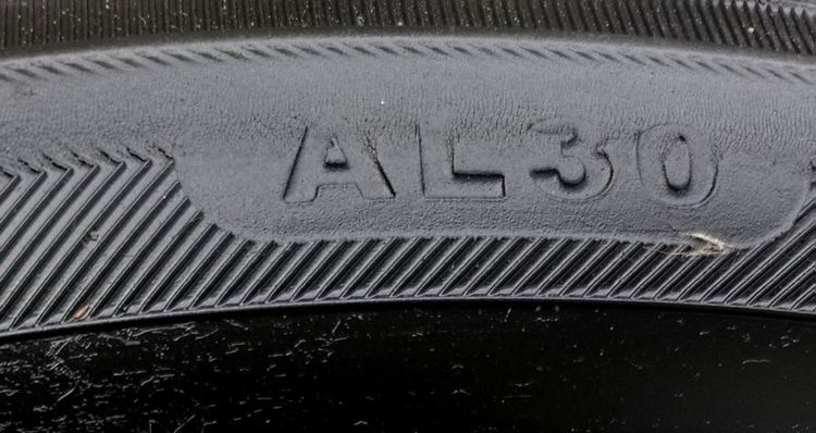 ยางโยโกฮาม่า 225 50 17  รูปที่ 3