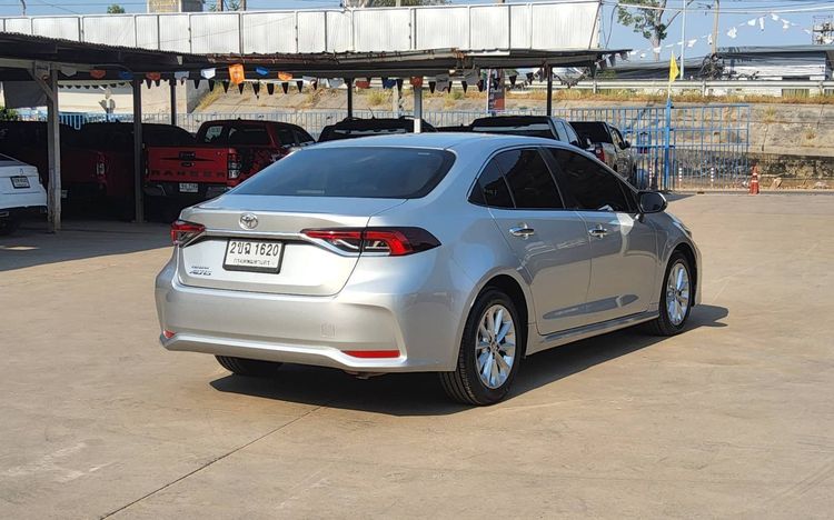 Toyota Altis 2021 1.6 G Sedan เบนซิน ไม่ติดแก๊ส เกียร์อัตโนมัติ บรอนซ์เงิน รูปที่ 4