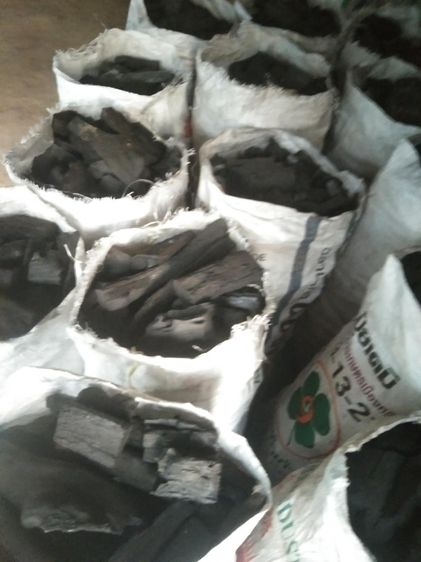 ถ่านไม้รวม 150 บาท กระสอบน้ำตาล