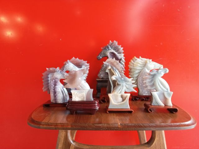 รูปแกะสลัก หิน Agate Amethyst หัวม้า 8ตัว 35,000 บาท รูปที่ 7