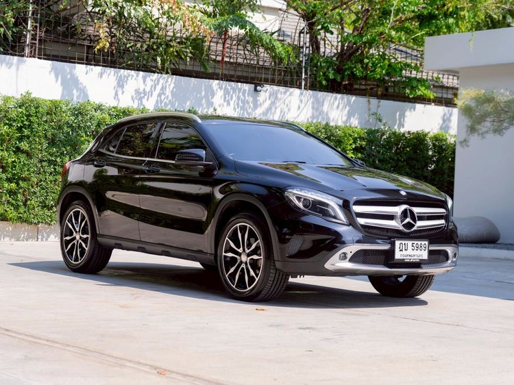 รถ Mercedes-Benz GLA-Class GLA200 สี ดำ
