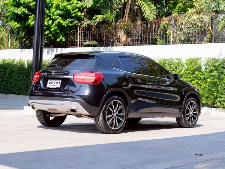 Mercedes-Benz GLA-Class 2015 GLA200 Utility-car เบนซิน ไม่ติดแก๊ส เกียร์อัตโนมัติ ดำ รูปที่ 4