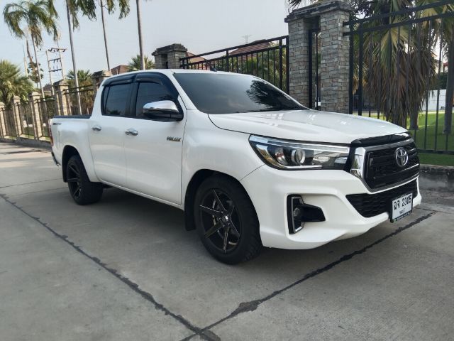 Toyota Hilux Revo 2019 2.4 J Plus ดีเซล เกียร์อัตโนมัติ ขาว รูปที่ 2