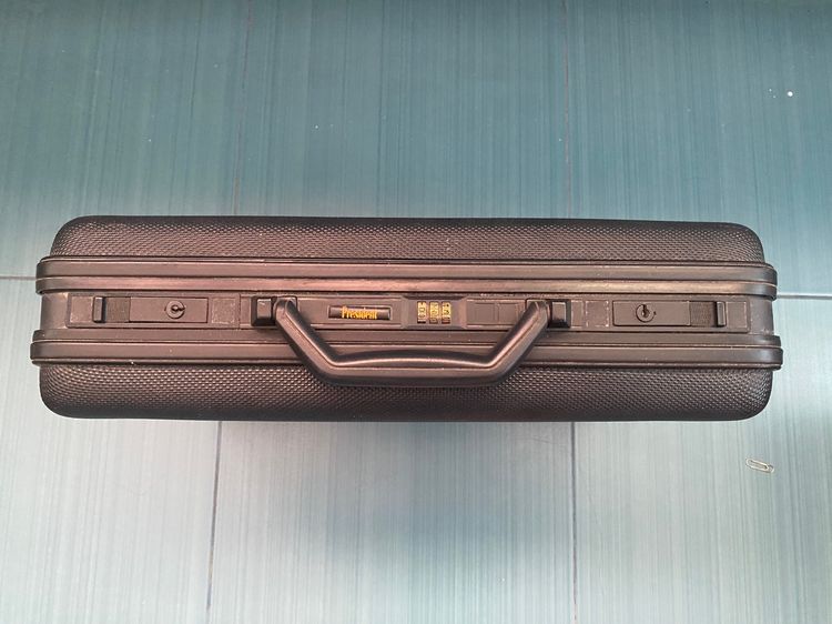  กระเป่าเจมส์บอนด์ PRESIDENT รหัสใช้ได้ปกติ สภาพดี