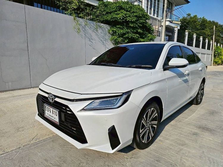 Toyota Yaris ATIV 2023 1.2 Premium Sedan เบนซิน ไม่ติดแก๊ส เกียร์อัตโนมัติ ขาว