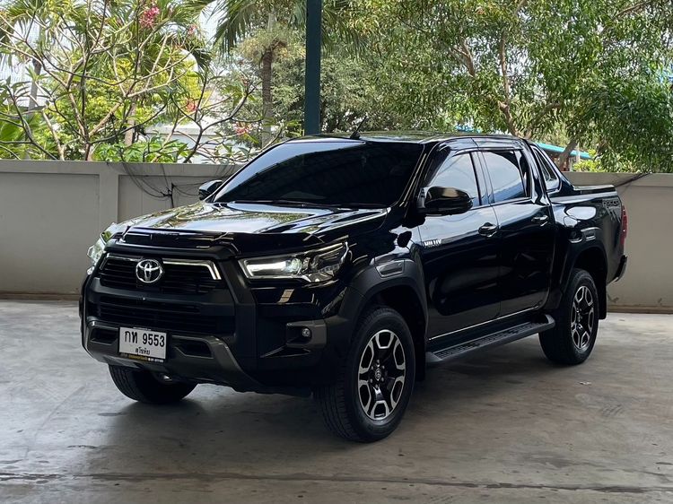 รถ Toyota Hilux Revo Double Cab 2.4 Mid Prerunner สี ดำ