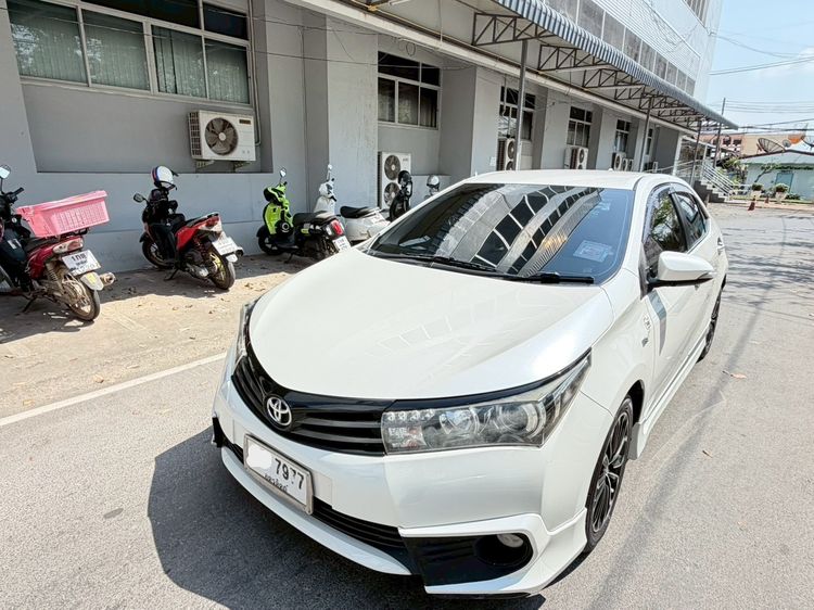 รถ Toyota Altis 1.8 Esport สี ขาว