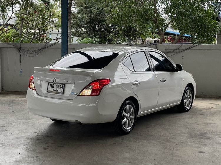 Nissan Almera 2012 1.2 V Sedan เบนซิน ไม่ติดแก๊ส เกียร์อัตโนมัติ ขาว รูปที่ 2
