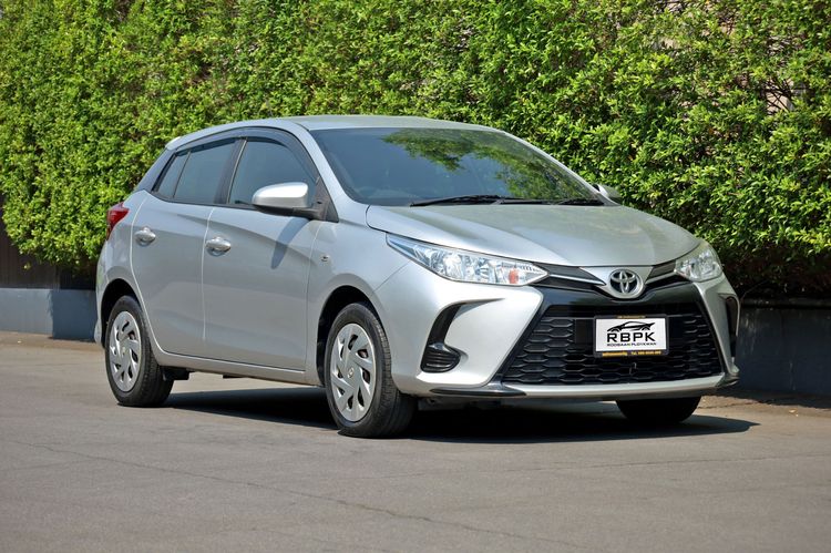 Toyota Yaris 2021 1.2 Entry Sedan เบนซิน ไม่ติดแก๊ส เกียร์อัตโนมัติ เทา รูปที่ 4