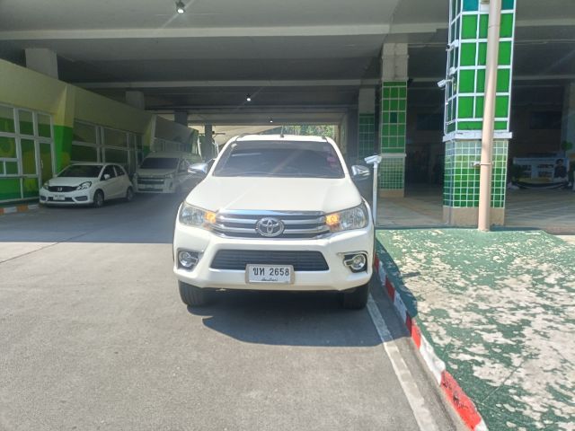 รถ Toyota Hilux Revo 2.4 E Prerunner สี ขาว