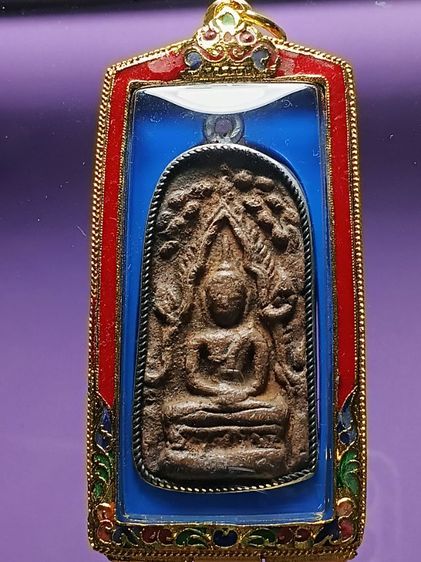 พระชินราช กรุท่าเรือ จ.นครศรีธรรมราช สภาพสวยเก่า เลี่ยมจับขอบเงินโบราณเก่ามาเเต่เดิม คลาสลิคมากครับ