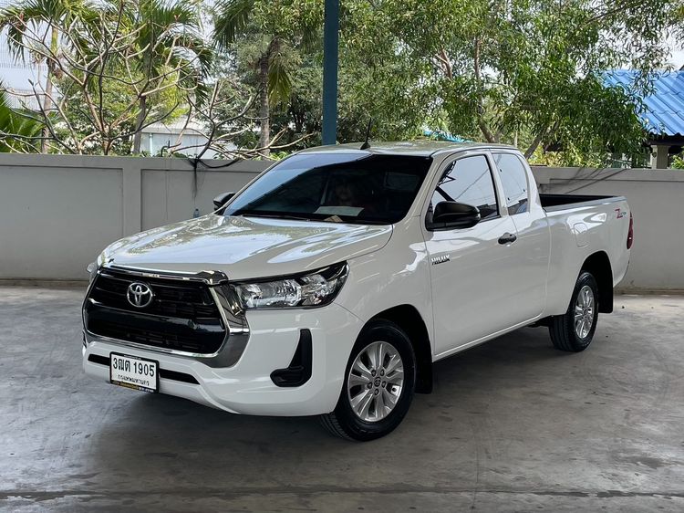 รถ Toyota Hilux Revo Smart Cab 2.4 Entry Z Edition สี ขาว