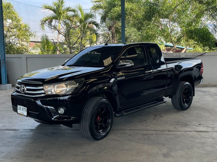 รถ Toyota Hilux Revo 2.4 E Prerunner สี ดำ