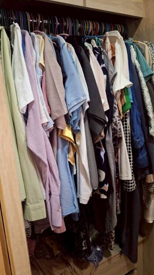 เสื้อผ้ามือสองสภาพดีพร้อมใส่มีจำนวนมากมาดูก่อนได้ตัวละ 20 ญี่ปุ่นเกาหลีจีนไทยป้ายแบรนด์เสื้อผ้าพร้อมขาย