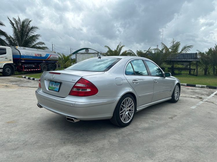 Mercedes-Benz E-Class 2005 E240 Sedan เบนซิน ไม่ติดแก๊ส เกียร์อัตโนมัติ เทา รูปที่ 3