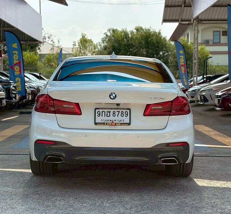 BMW Series 5 2018 530e Sedan ปลั๊กอินไฮบริด (PHEV) ไม่ติดแก๊ส เกียร์อัตโนมัติ ขาว รูปที่ 4