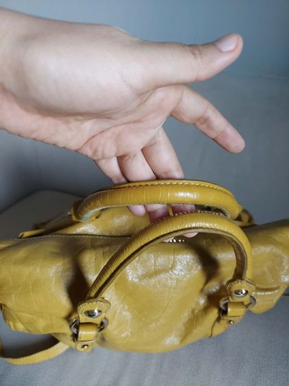 กระเป๋า miu miu โบว์ สีเหลือง รูปที่ 7