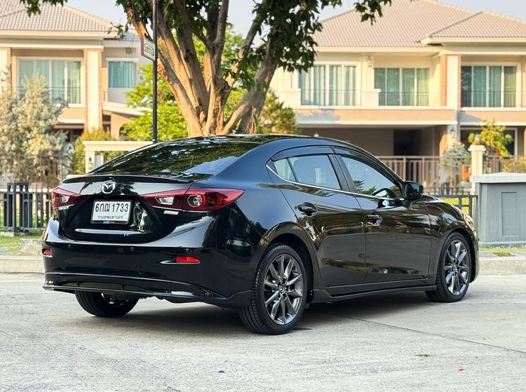 Mazda Mazda3 2017 2.0 S Sedan เบนซิน ไม่ติดแก๊ส เกียร์อัตโนมัติ ดำ รูปที่ 4