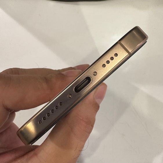 iphone 16pro max 256gb สีdesert titanium เครื่องศูนย์ไทย สภาพใหม่ สุขภาพแบตเตอรี่ 92เปอร์เซ็นต์ รูปที่ 3