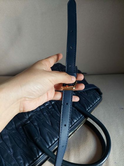 กระเป๋า MIU MIU หนังมะระ สีน้ำเงิน รูปที่ 9