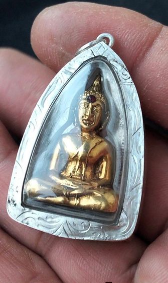 หลวงพ่อพระใส พิมพ์สมาธิ ปี2505 วัดโพธิ์ชัย หนองคาย กริ่งดัง เลี่ยมกันน้ำ จักกรอบเงิน แท้ พร้อมขึ้นคอ บูชา 4,350บาทไทย พร้อมจัดส่งครับ รูปที่ 4