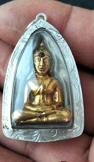 หลวงพ่อพระใส พิมพ์สมาธิ ปี2505 วัดโพธิ์ชัย หนองคาย กริ่งดัง เลี่ยมกันน้ำ จักกรอบเงิน แท้ พร้อมขึ้นคอ บูชา 4,350บาทไทย พร้อมจัดส่งครับ