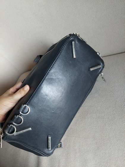 กระเป๋าสะพาย Loewe สีดำ  รูปที่ 8