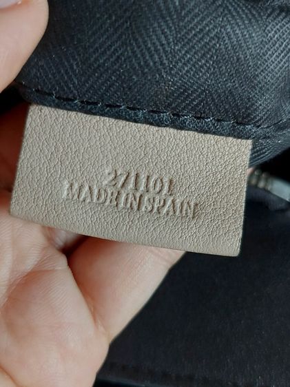 กระเป๋าสะพาย Loewe สีดำ  รูปที่ 10