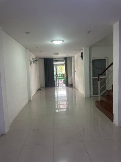 อื่นๆ 2016 มีบางส่วน ใช่ ให้เช่าทาวน์เฮ้าส์ใจกลางเมื่องศรีราชา รูปที่ 4