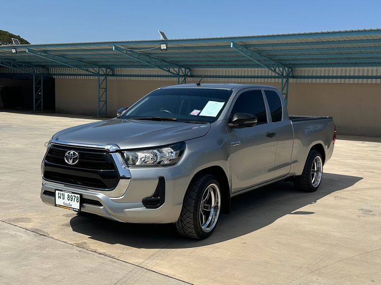 รถ Toyota Hilux Revo Smart Cab 2.4 Entry Z Edition สี บรอนซ์เงิน