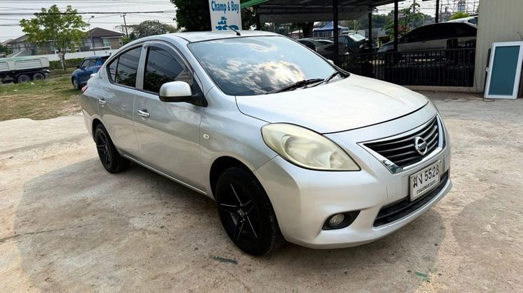 รถ Nissan Almera 1.2 V สี บรอนซ์เงิน