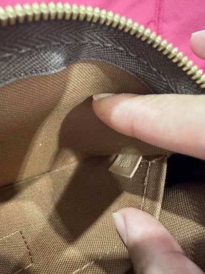 ขายกระเป๋า Louis Vuitton หลุยส์ วิตตอง รุ่น Multi Pochette Accessories สภาพดี นัดดูได้  รูปที่ 5